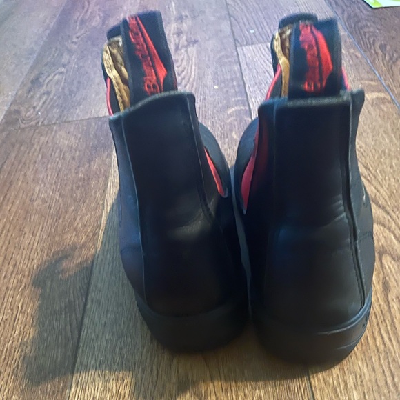 Blundstone 1474 Classic Eh Leather with RedCanada Maple Leaf Chelsea Boot - Picture 5 of 10